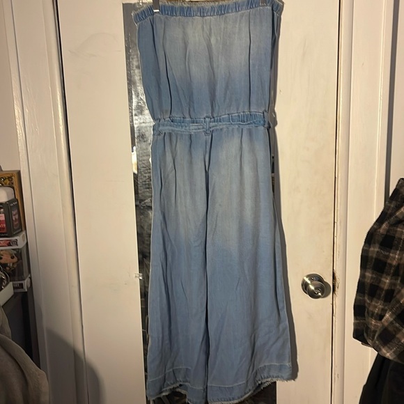 BEAUTIFUL, Bella Dahl chambray strapless jumpsuit with pockets. Like New - Picture 3 of 7